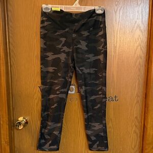 Women’s Camo Leggings